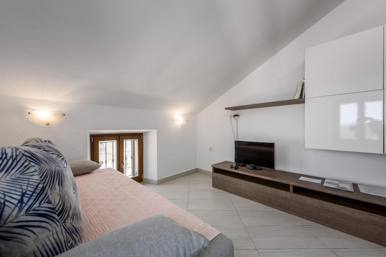 Apartments Dante Umag Exterior photo